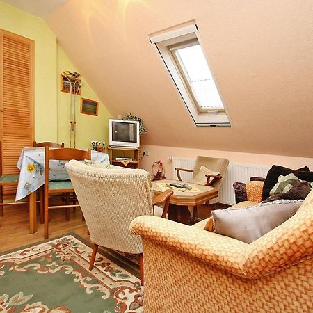 Apartment In Luckaitztal Gossda With Parking Space Exteriör bild