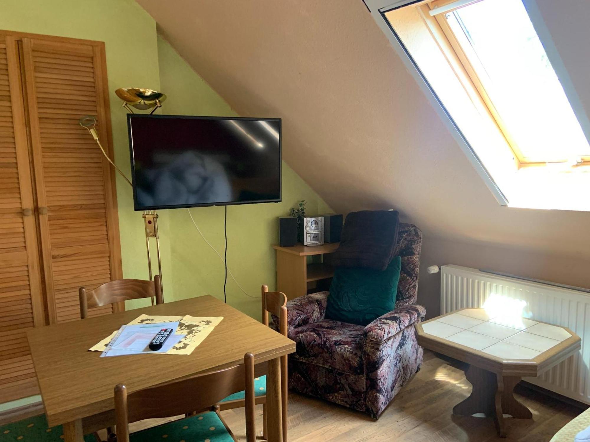 Apartment In Luckaitztal Gossda With Parking Space Exteriör bild